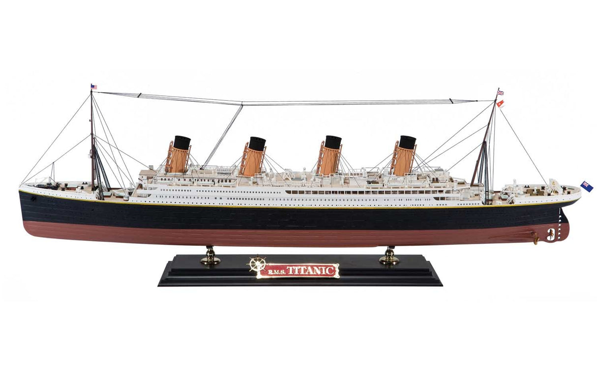 Airfix 1/400 RMS Titanic Gift Set A50146A