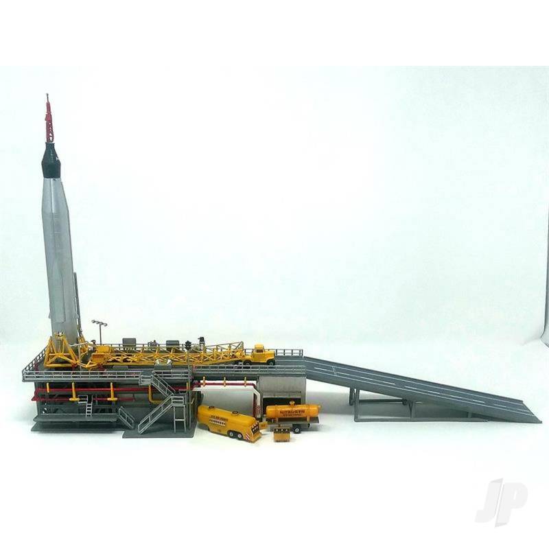 Atlantis 1:110 Atlas w/ Launch Pad/Mercury Capsule 50 Year Celebration kit
