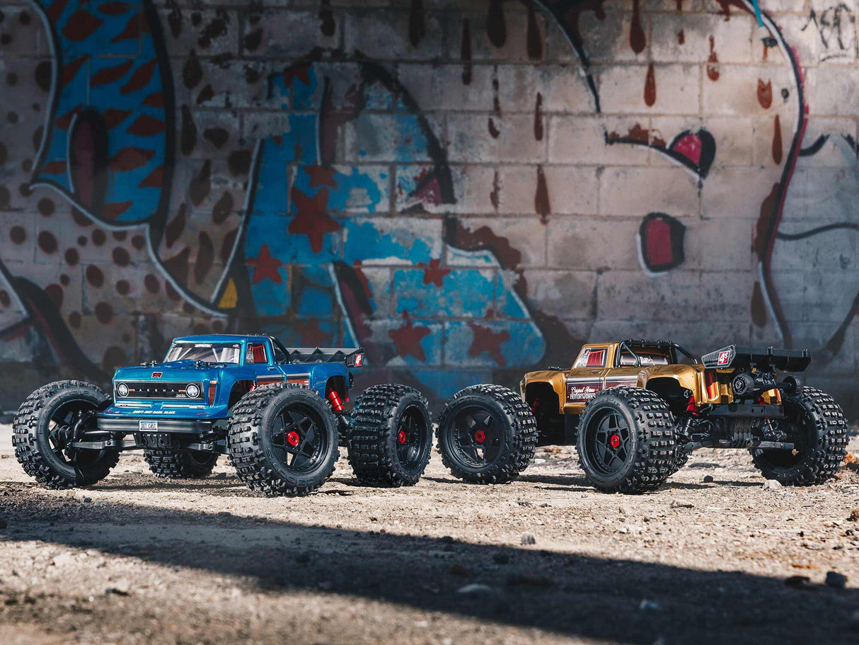 1/10 OUTCAST 4X4 4S V2 BLX Stunt Truck RTR Blue