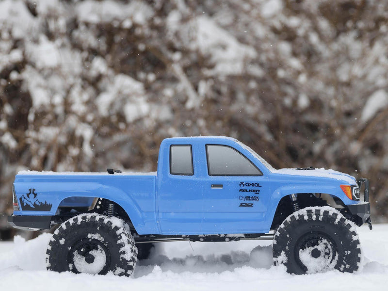 Axial 1/10 SCX10 III Base Camp 4WD Rock Crawler Brushed RTR - Blue