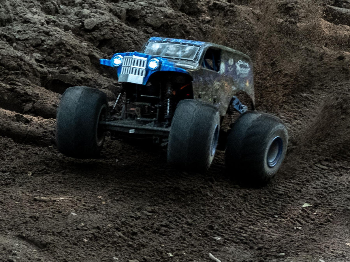 SonUvaDigger 4WD Solid Axle Monster Truck - Ready to Run