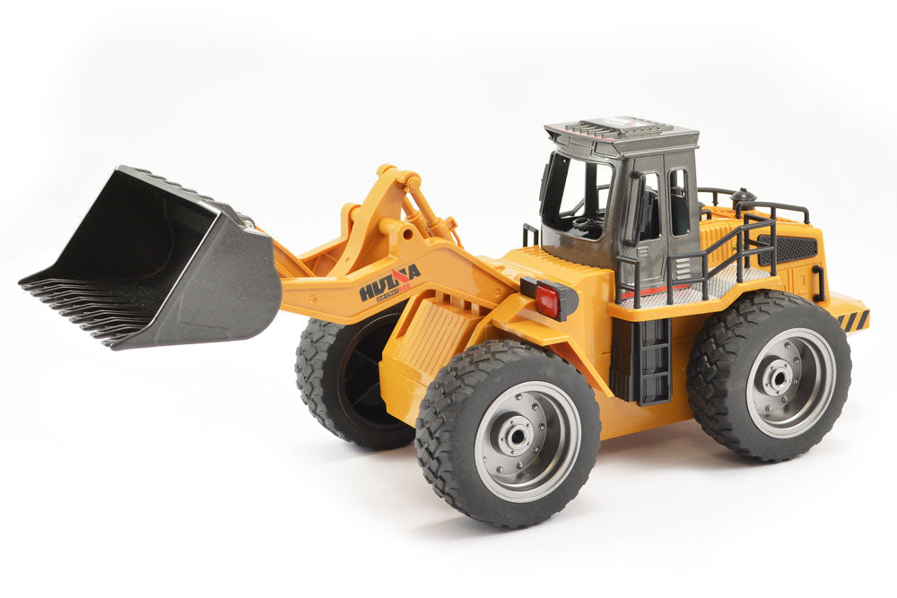 HUINA 2.4G 6CH RC BULLDOZER W/DIE CAST BUCKET - Ready to Shovel