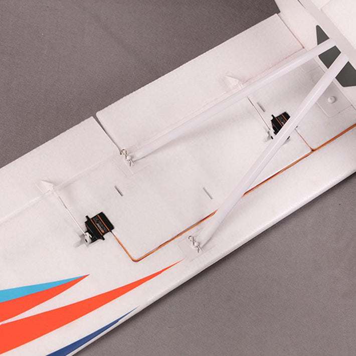 FMS 1400MM KINGFISHER PNP WITH WHEELS/FLOATS/SKIS AND FLAPS