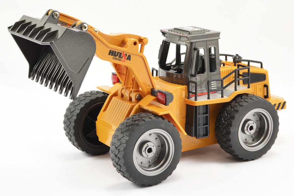 HUINA 2.4G 6CH RC BULLDOZER W/DIE CAST BUCKET - Ready to Shovel