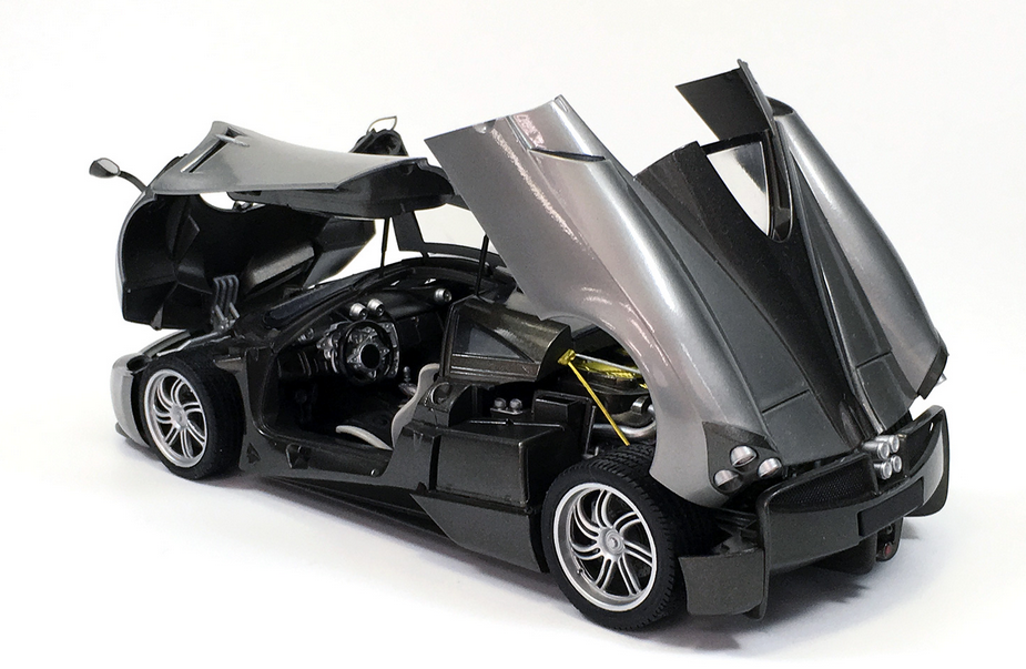 Aoshima 1/24 PAGANI HUAYRA (Overseas Edition) 01091