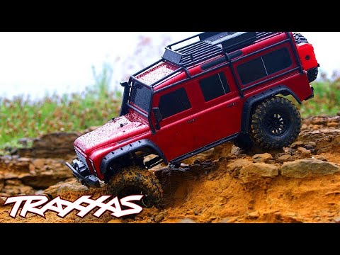 TRX-4 Land Rover Defender 1:10 4X4 Electric Trail Crawler Sand (+ TQi 4-ch XL-5 HV Titan 550)