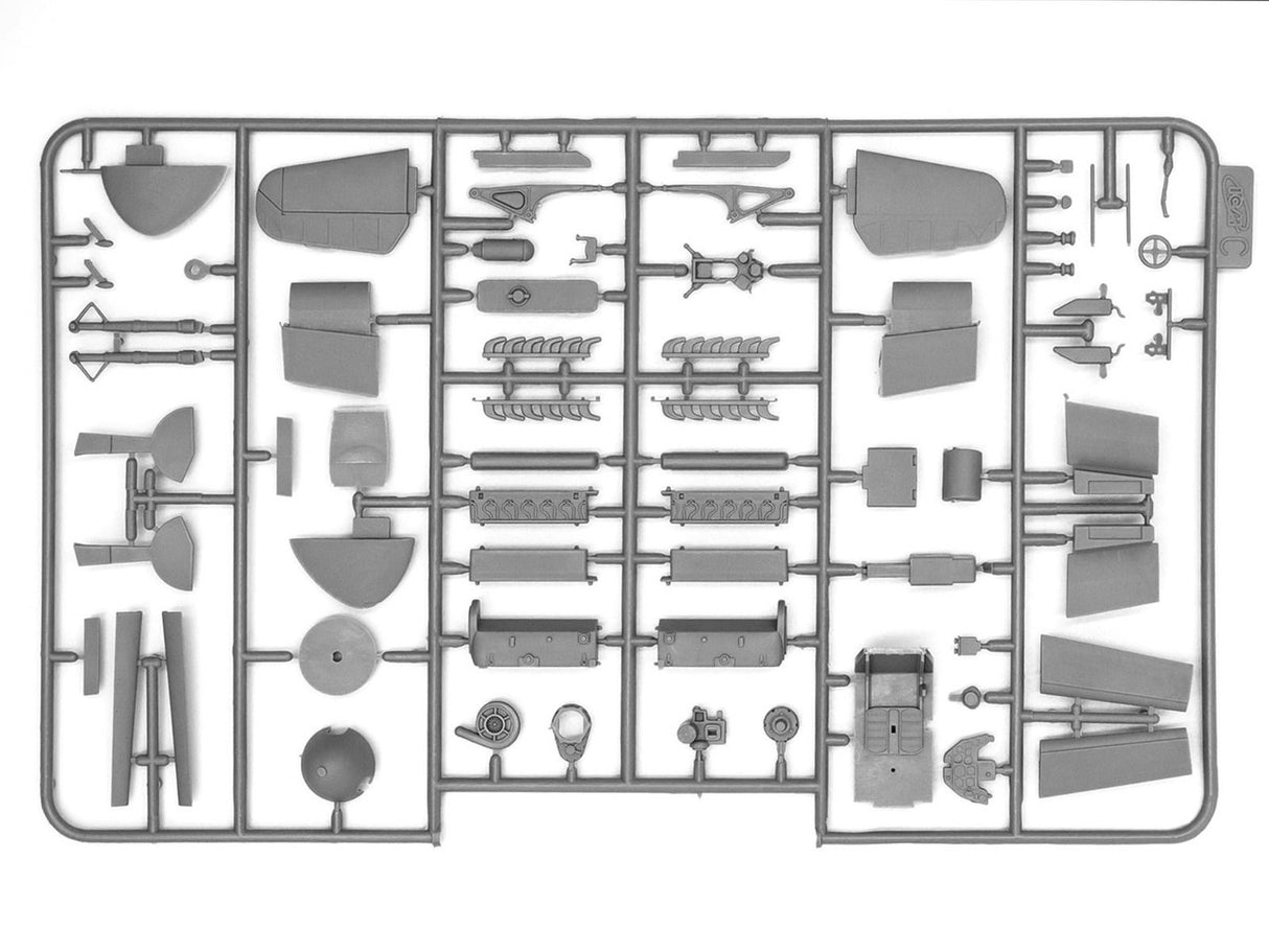 ICM 1/48 WWII Luftwaffe Air-field Diorama Set DS4801