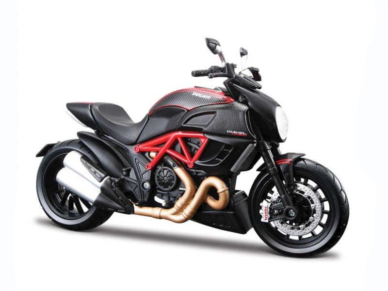 Maisto 1/12 Diecast Metal Model kit of a Ducati Diavel Carbon