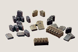 Italeri 1/35 JERRY CANS 402