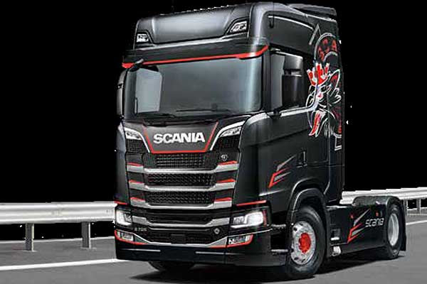 Italeri 1/24 SCANIA S730 HIGHLINE 4X2 3927