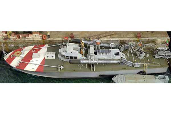 Italeri 1/35 M A S 568 4A SERIE WITH CREW 5626