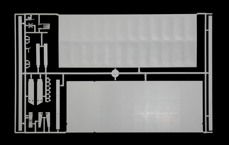 Italeri 1/24 IVECO TURBOSTAR 190-42 CANVAS WHIT ELEVATOR 3939