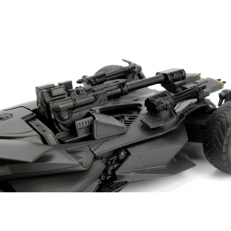 1:24 Justice League Batmobile w/Batman Figure