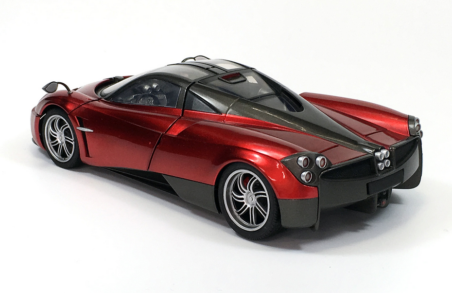 Aoshima 1/24 PAGANI HUAYRA (Overseas Edition) 01091