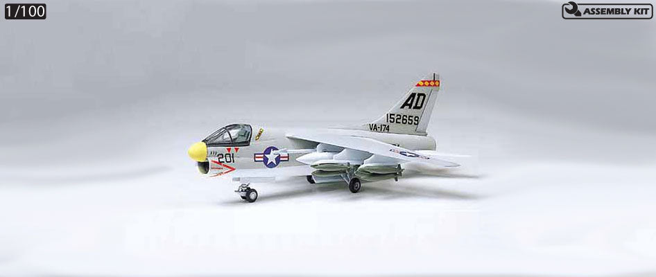 Tamiya 1/100 LTV A-7A CORSAIR II 61607