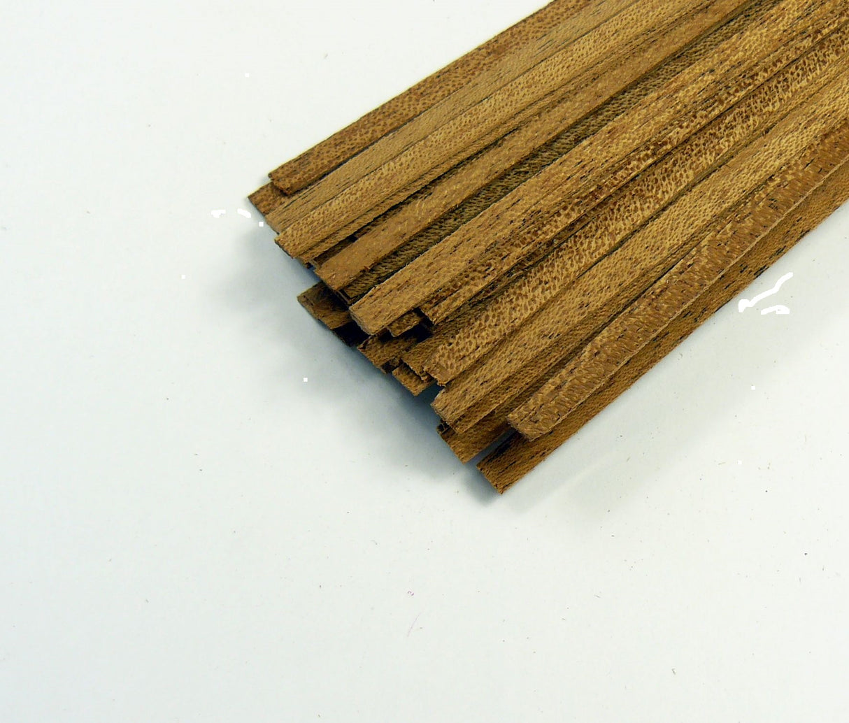 Mahogany strip 0.6mm x 12mm x 915mm