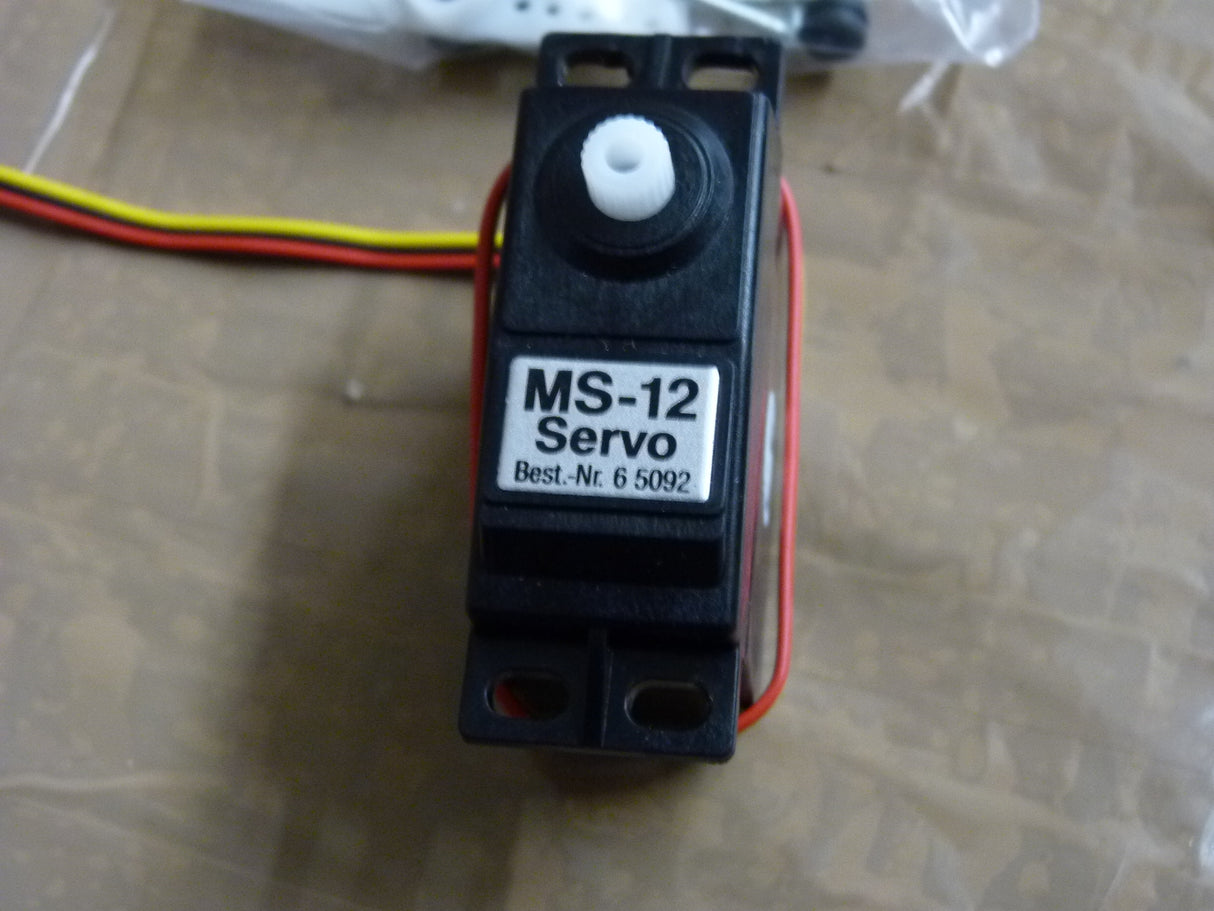 MULTIPLEX SERVO MS-12 #65092 (BOX 75)