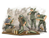 German Field Howitzer Gun Crew (loading) 1:35