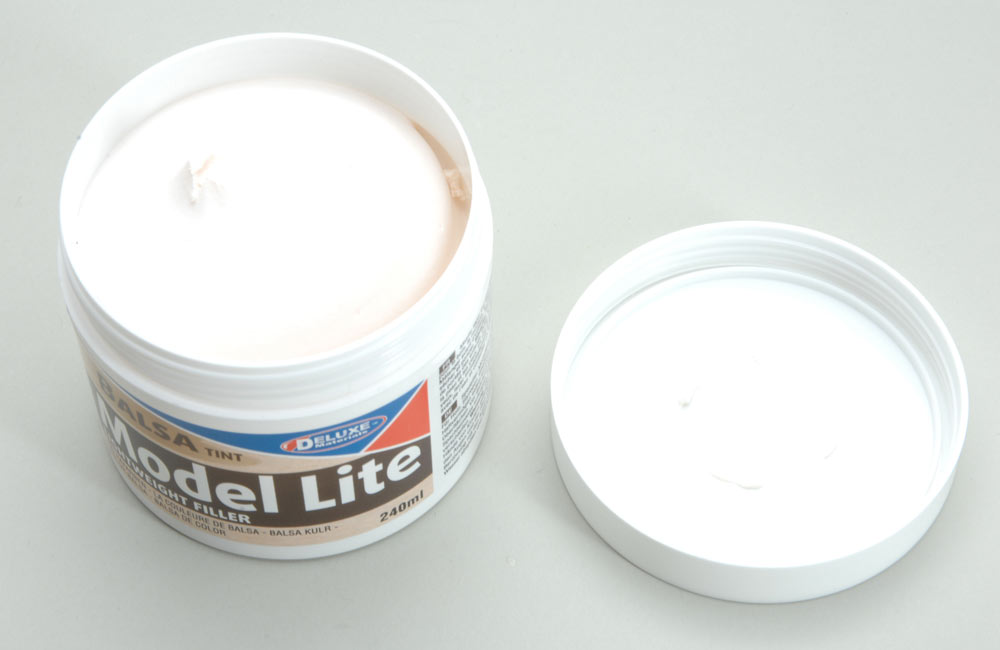 Deluxe Materials Model Lite Fill Balsa Tint 240 ml BD6