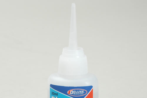 Deluxe Materials Plastic Kit Glue (AD70)