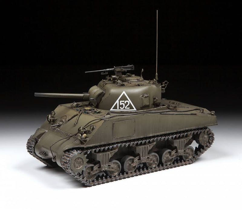 Zvezda 1/35 M4A2 Sherman Tank 3702