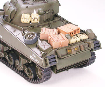 Tamiya 1/35 US M4A3 Sherman w/75mm Gun & 3 figs 35250