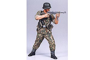 Tamiya 1/16 WWII German Elite Infantry Man 36303