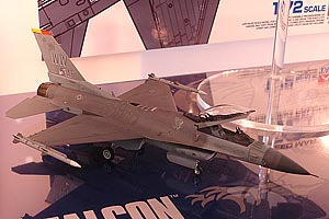 Tamiya 1/72 F-16CJ Fighting Falcon 60786