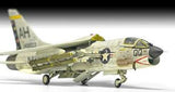 Academy 1/72 USN F-8E Crusader VF-162 The Hunters 12521