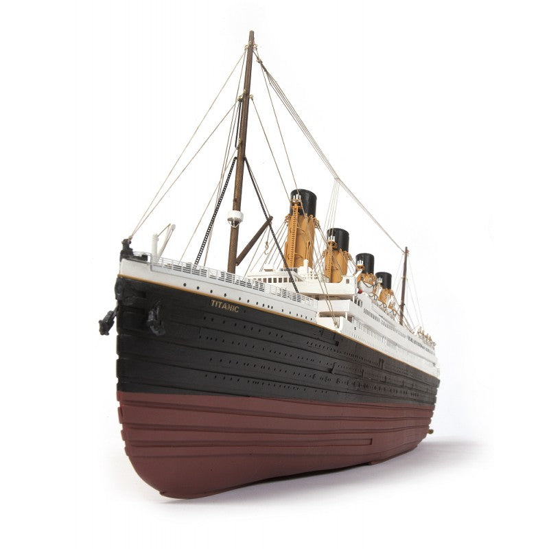 OcCre RMS Titanic Kit - Highly detailed wooden kit with fittings