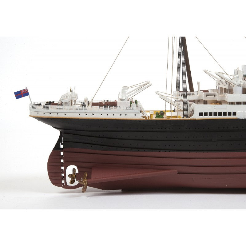 OcCre RMS Titanic Kit - Highly detailed wooden kit with fittings