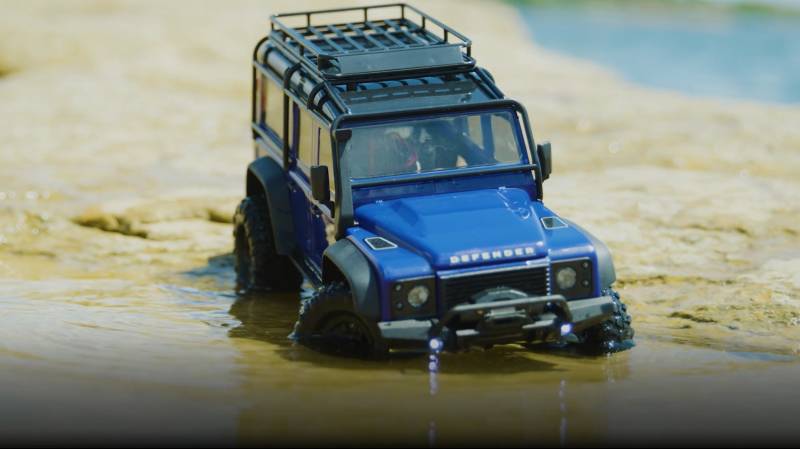 Traxxas TRX-4m Land Rover Defender 1:18 4X4 Electric Trail Crawler - Blue (+ TQ 2-ch/ ECM-2.5/ Titan 87T/750mAh 2-Cell LiPo/USB Charger)