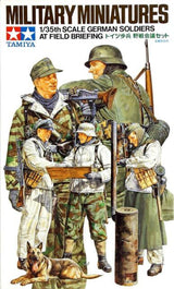 Tamiya 1/35 German Soldiers at Field Briefing 35212