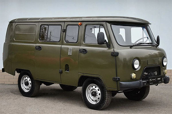 Zvezda 3644 1:35 Scale Russian Military Van UAZ 3909 Plastic Model Kit