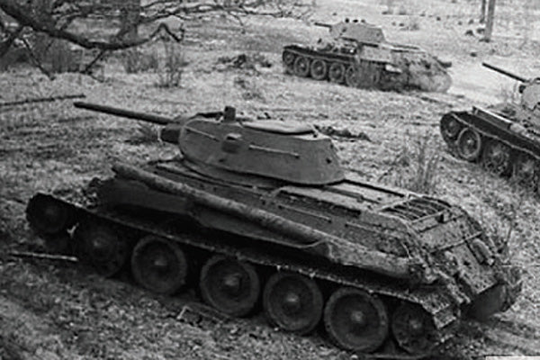 Zvezda 1/35 T-34/76 MOD 1942 3686