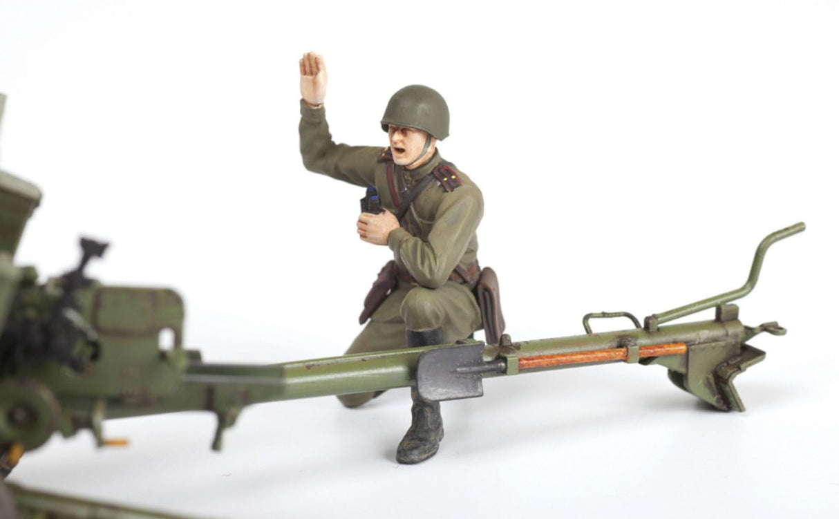 Zvezda 1/35 ZIS-3 with Crew 3671